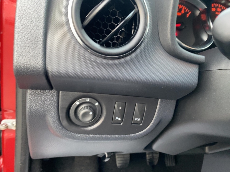 Fahrzeugabbildung Sandero Stepway Prestige TCe 100 Bild 14 von 19