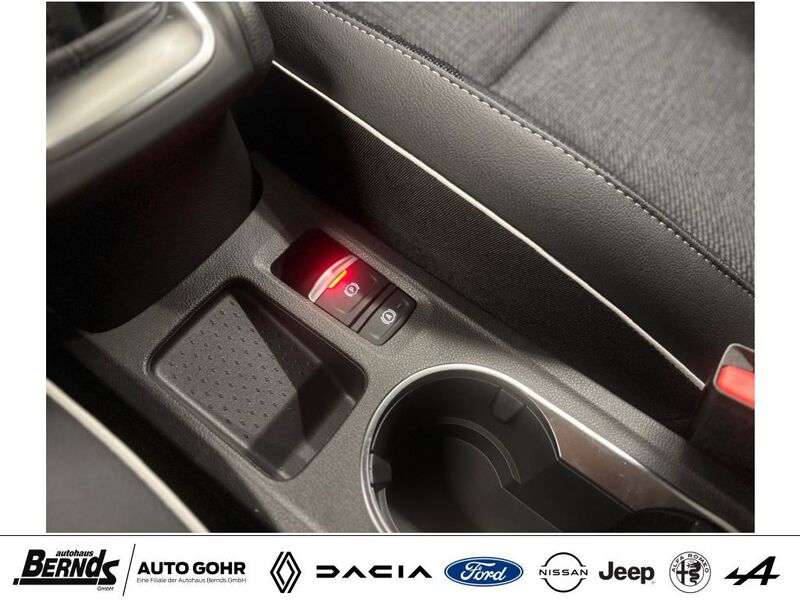 Fahrzeugabbildung Captur TCe Mild Hybrid 140 GPF Bild 21 von 28