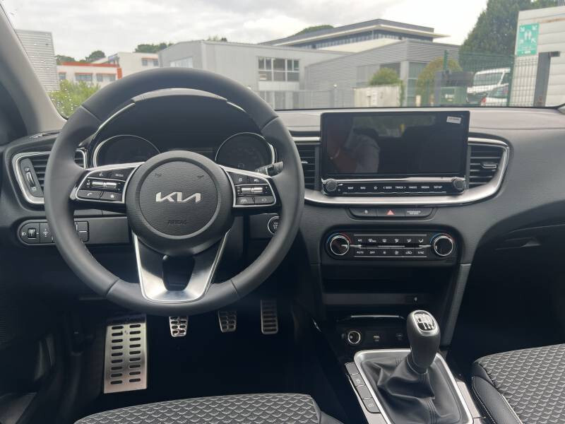 KIA Xcee'D