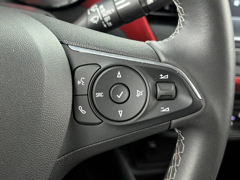 Fahrzeugabbildung Crossland 1.2 GS Line Kamera LED CarPlay Bild 30 von 37