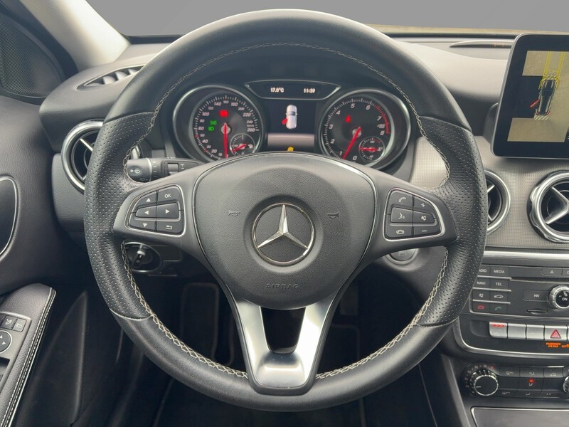 Fahrzeugabbildung GLA 180 *AHK*Navi* Bild 8 von 21