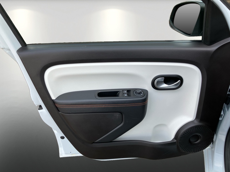 Fahrzeugabbildung Twingo *SHZ/Rückfahrkamera Bild 14 von 17