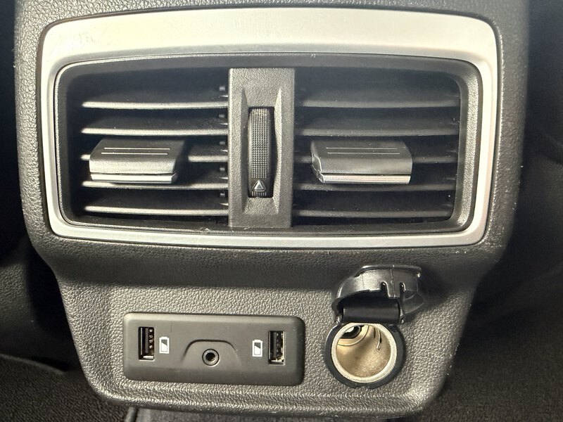Fahrzeugabbildung Koleos X-Tronic-CVT Bild 39 von 46