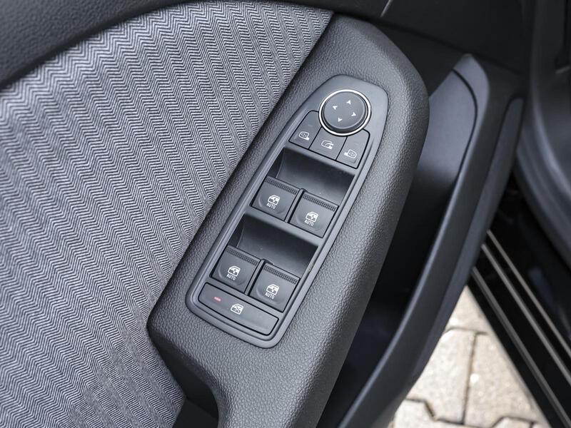 Fahrzeugabbildung Clio NAVI PDC LED Bild 18 von 20
