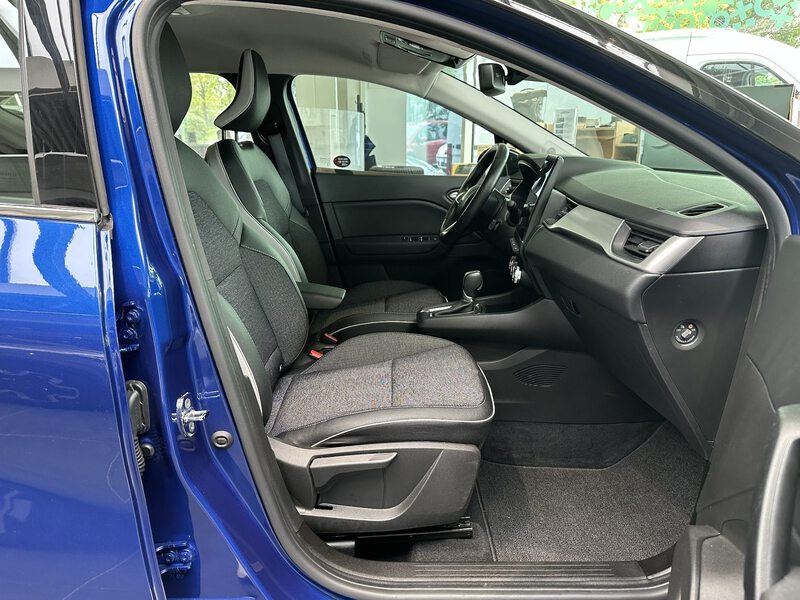 Fahrzeugabbildung Captur INTENS E-TECH Plug-in 160  Bild 8 von 50