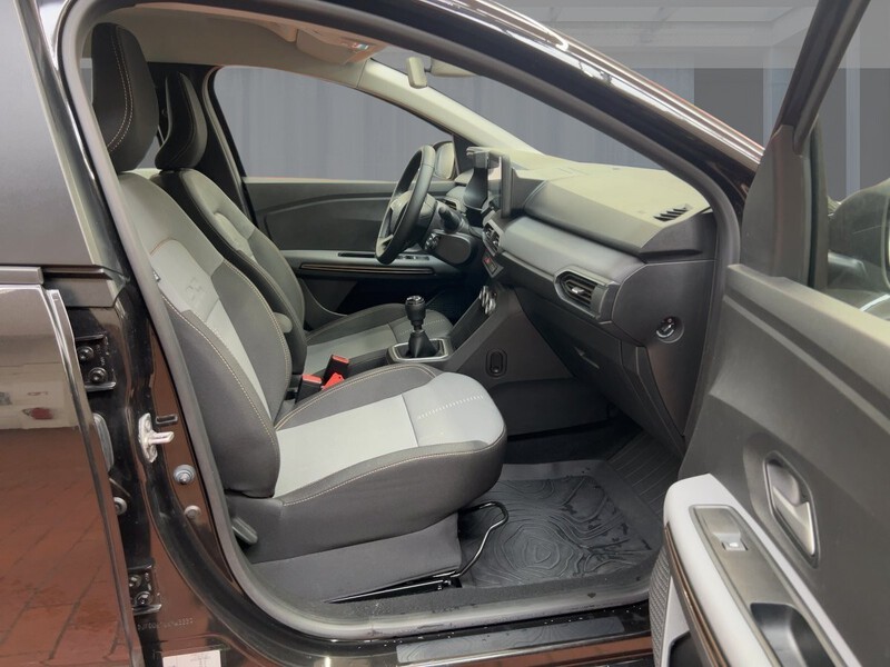 Fahrzeugabbildung Sandero SHZ PDC KLIMA BT Bild 8 von 21