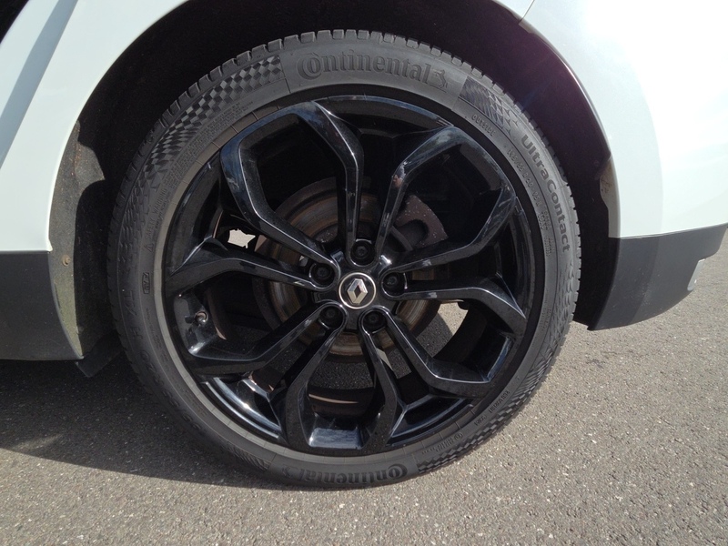 Fahrzeugabbildung Scenic Scenic IV 1.3 TCe 140 Black Edition+NAVI+KLIMA Bild 6 von 15
