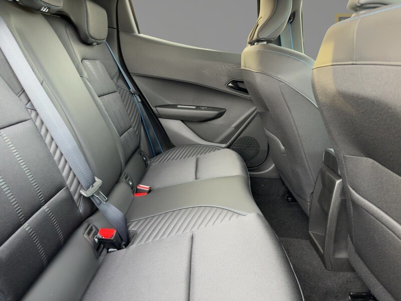 Fahrzeugabbildung Clio Evolution Full Hybrid E-Tech 160 Bild 5 von 18