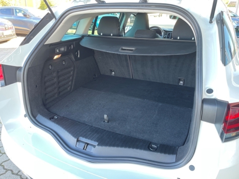 Fahrzeugabbildung Megane Grandtour R.S. Line E-Tech Plug-in 160 Bild 8 von 15