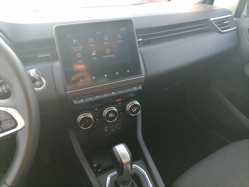 Fahrzeugabbildung Clio 1.6 E-TECH 140 Hybrid Bild 14 von 15