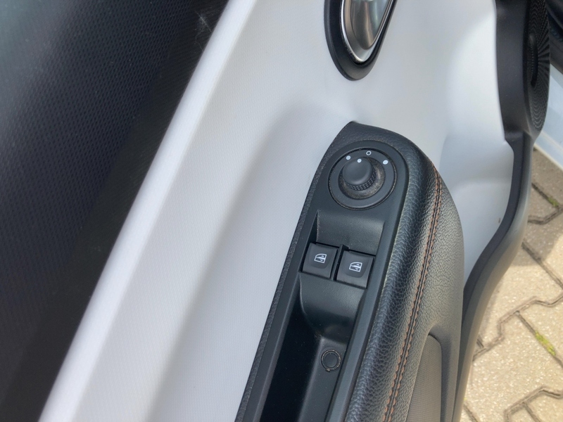 Fahrzeugabbildung Twingo ELECTRIC VIBES Bild 12 von 20