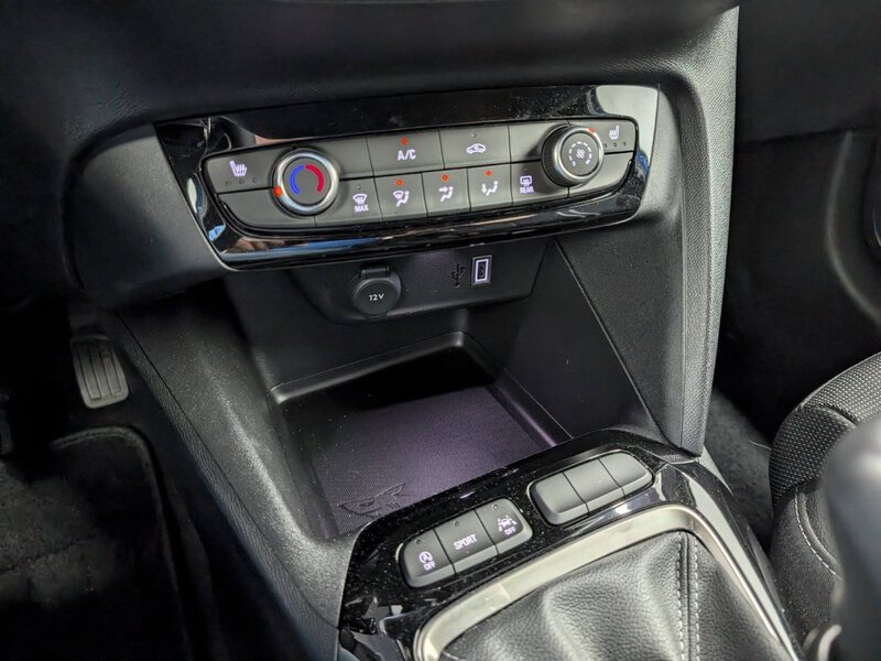 Fahrzeugabbildung Corsa YES 1.2 Turbo LED CarPlay SHZ Bild 17 von 34