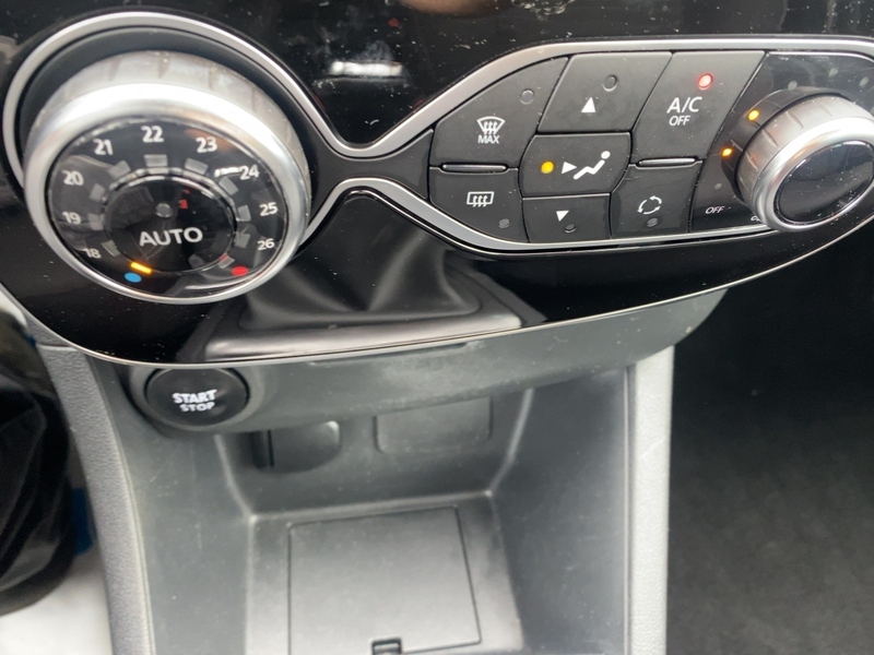Fahrzeugabbildung Clio LIMITED ENERGY TCe 90 Bild 20 von 21