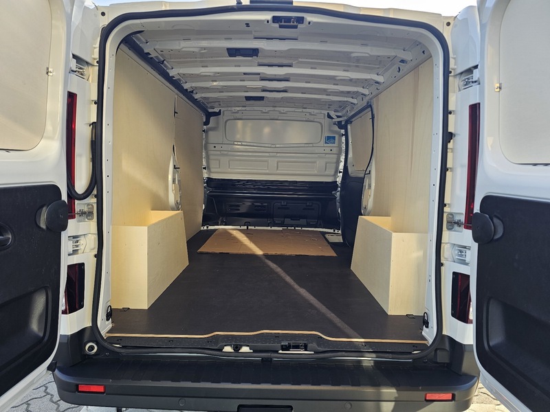 Fahrzeugabbildung Trafic Lkw Komfort L2H1 3,1t Blue dCi 150 Aut. Bild 7 von 12