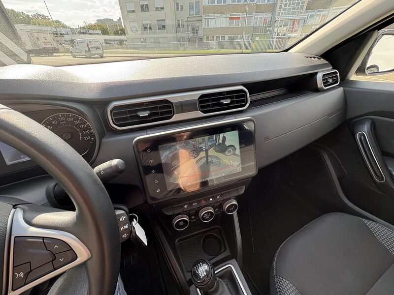Fahrzeugabbildung Duster II 1.3 TCe 130 Journey 2WD Bild 15 von 18