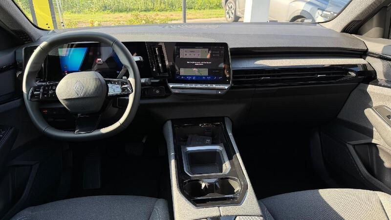 Fahrzeugabbildung Austral E-Tech Full Hybrid 200 Bild 10 von 16