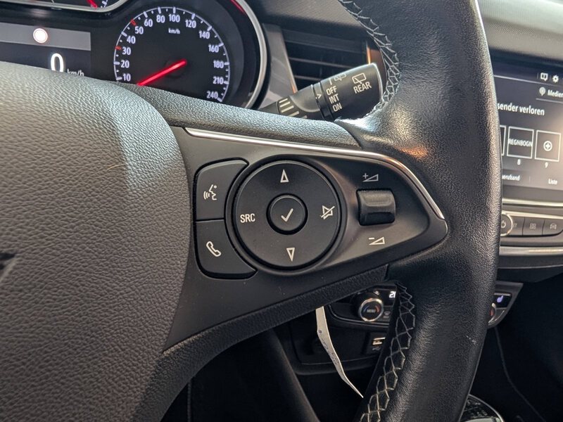 Fahrzeugabbildung Crossland 1.2 Turbo Business Edition Navi Kamera Bild 28 von 34