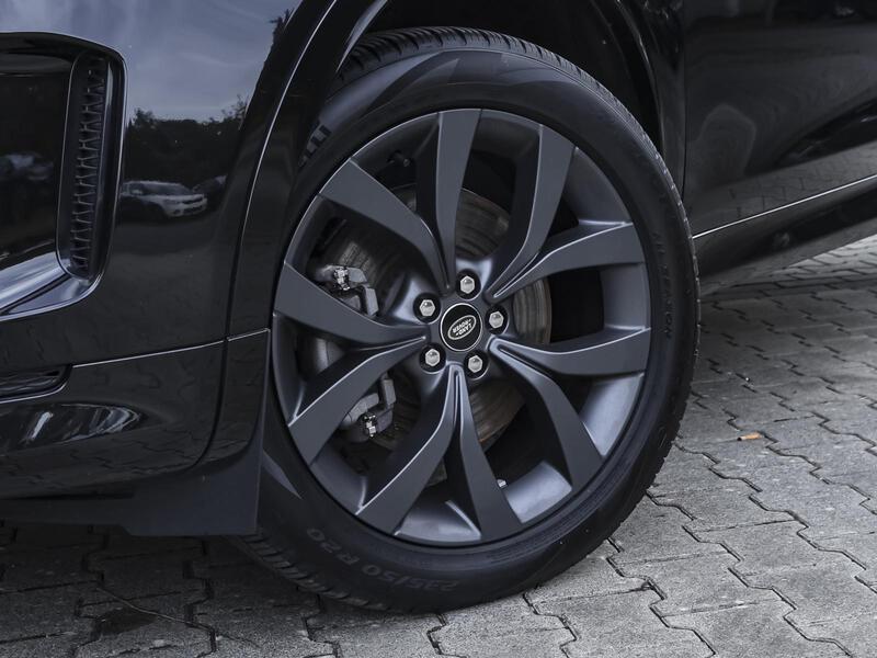 Fahrzeugabbildung Discovery Sport BLACK-PACK PANO Bild 13 von 20