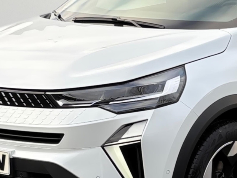Fahrzeugabbildung Captur Techno Mild Hybrid 140 Bild 6 von 15