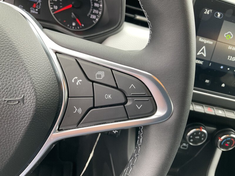 Fahrzeugabbildung Clio *Navigation*Winterpaket* Bild 15 von 21