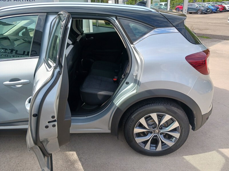 Fahrzeugabbildung Captur Intens TCe 155 EDC Start&Stop *AUTOMATIK* Bild 13 von 30