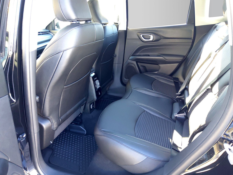 Fahrzeugabbildung Compass 1.3 Plug-In Hybrid Limited Bild 8 von 11