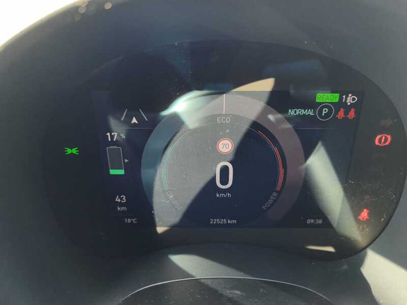 Fahrzeugabbildung 500e 42kWh 118PS Klimaautomatik Carplay  Bild 12 von 17