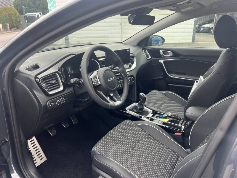KIA Xcee'D