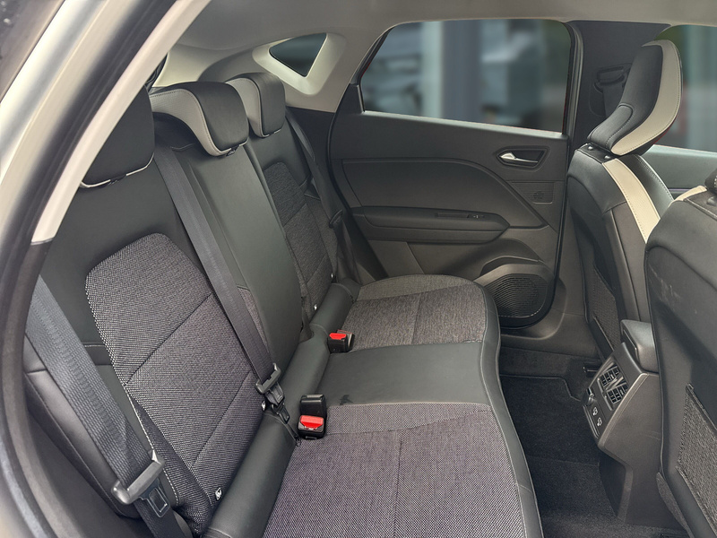Fahrzeugabbildung Captur II Techno TCe 90 Bild 17 von 22
