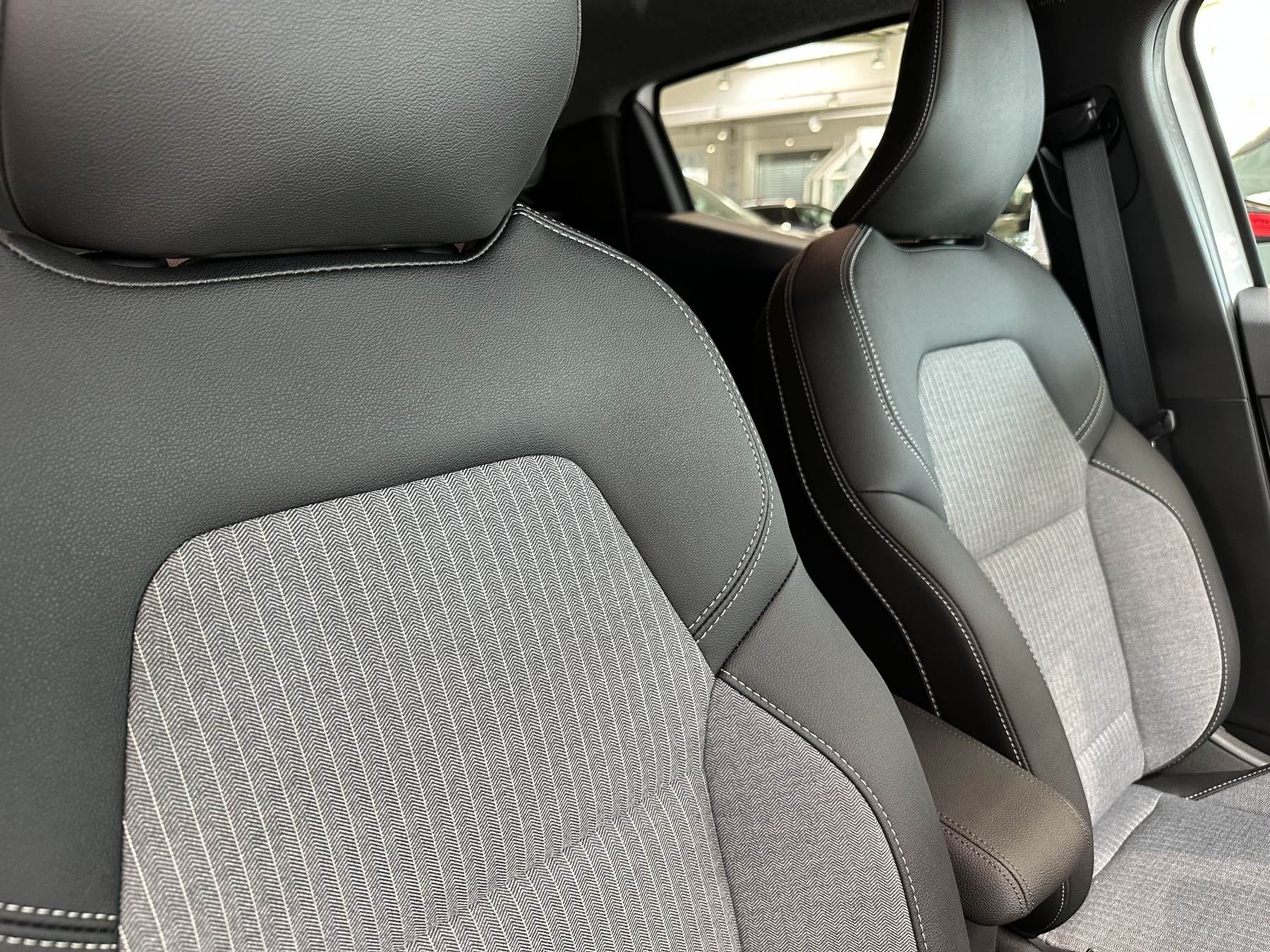 Renault Clio – Bild 14