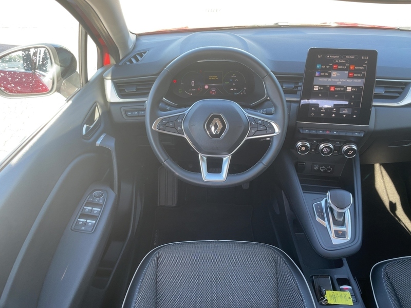 Fahrzeugabbildung Captur INTENS E-TECH PLUG-IN 160 +CARPLAY+GJR+KAM+SHZ+ Bild 7 von 15