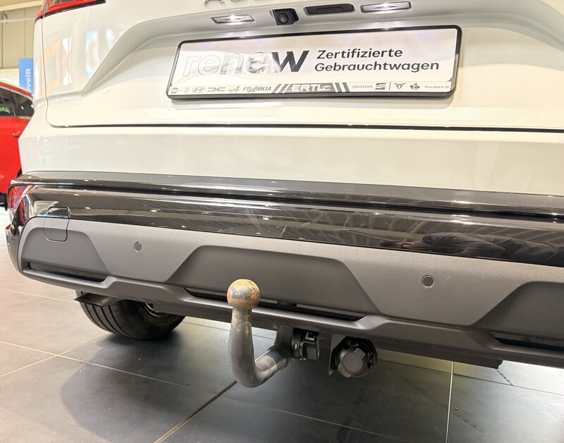 Fahrzeugabbildung Austral Techno Full Hybrid 200 PS Bild 47 von 50