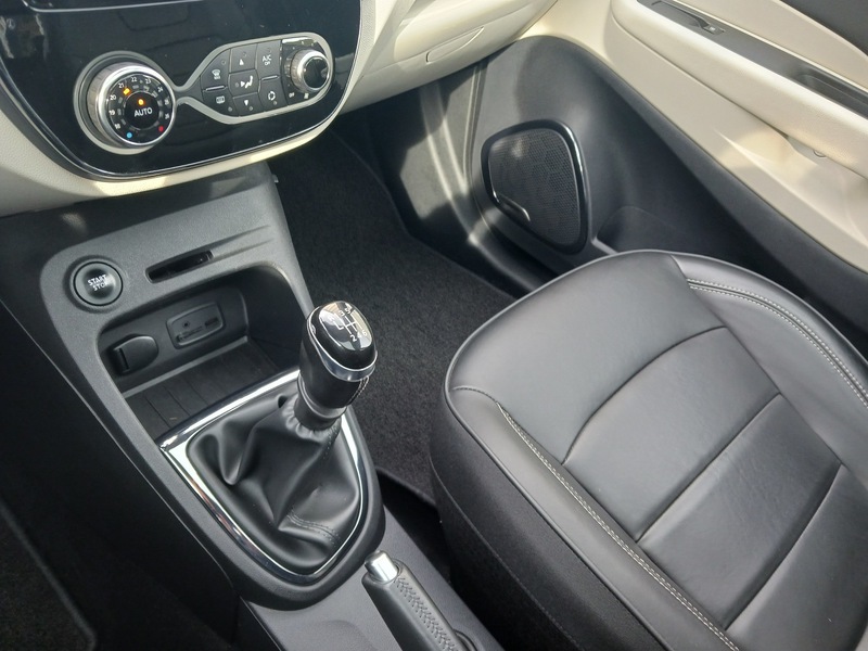 Fahrzeugabbildung Captur Initiale Paris TCe 120 Start&Stop MT  Bild 28 von 30