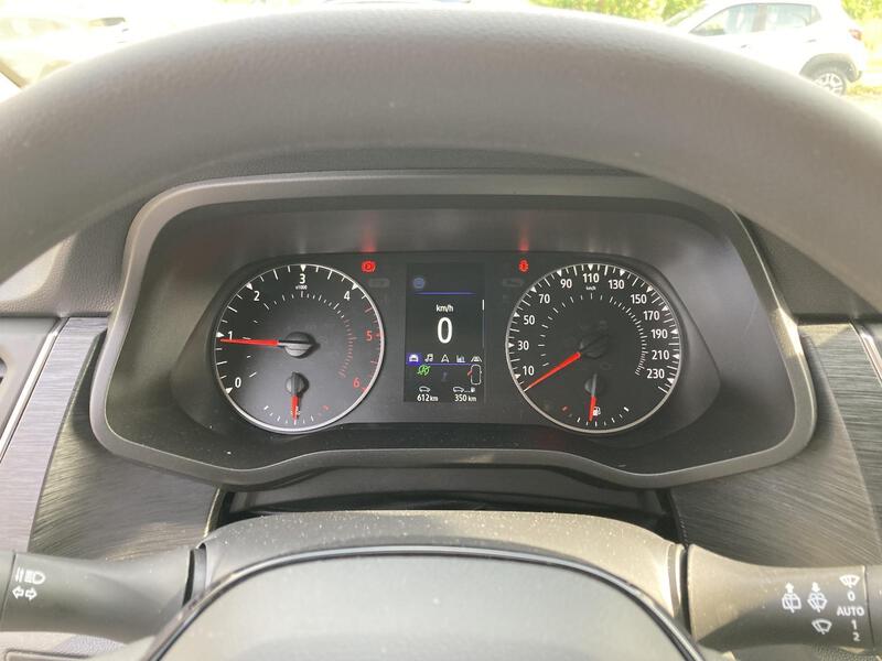 Fahrzeugabbildung Trafic Pkw Grand Entry Blue dCi 150 Bild 22 von 23