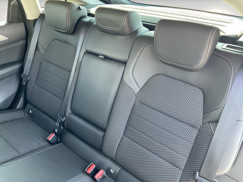 Fahrzeugabbildung Arkana INTENS E-TECH Hybrid 145/LED/Navi/Kamera Bild 7 von 17