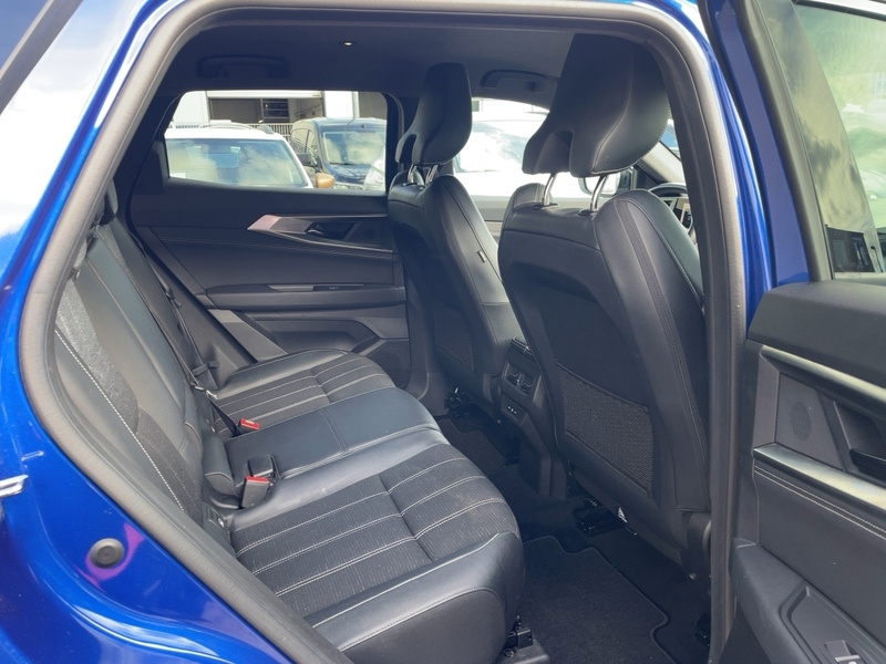 Fahrzeugabbildung Austral 1.2 E-TECH Hybrid 200 Bild 8 von 15