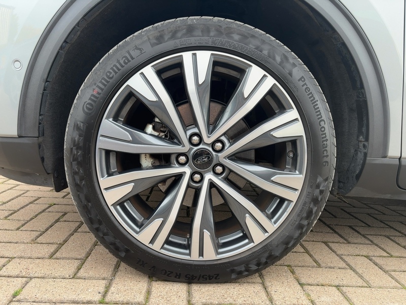 Fahrzeugabbildung Kuga ABS ESP AHK Bild 12 von 21