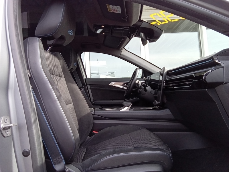 Fahrzeugabbildung Espace Esprit Alpine E-Tech Hybrid Bild 11 von 16