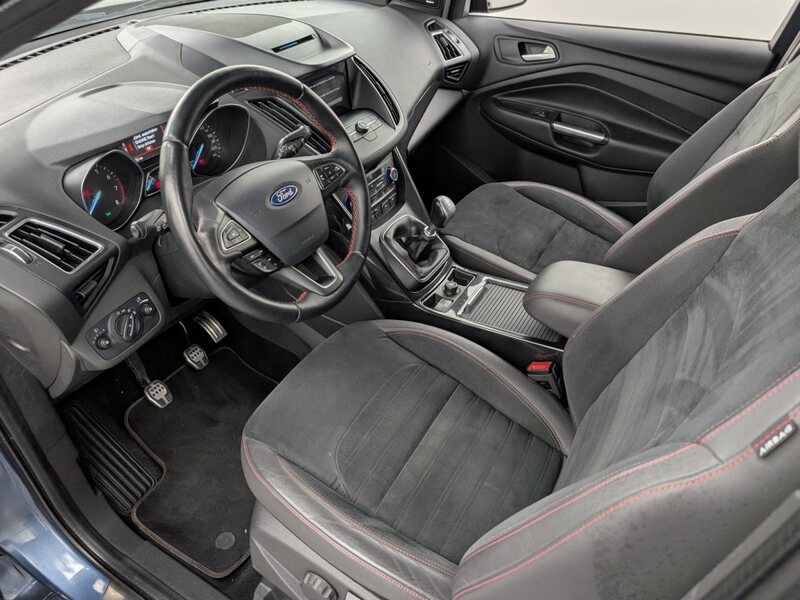 Fahrzeugabbildung Kuga 1.5 EcoBoost ST-Line Sony Keyfree Bild 43 von 44
