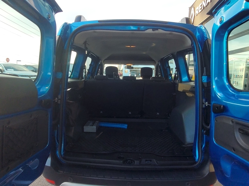 Fahrzeugabbildung Dokker Stepway Plus TCe 130 GPF Bild 5 von 12