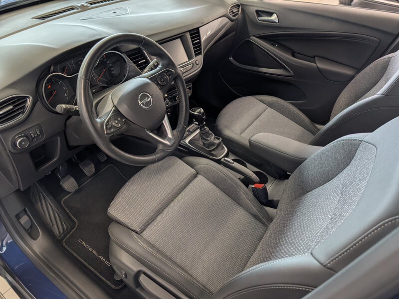 Fahrzeugabbildung Crossland 1.2 Elegance CarPlay Tempomat Bild 33 von 34