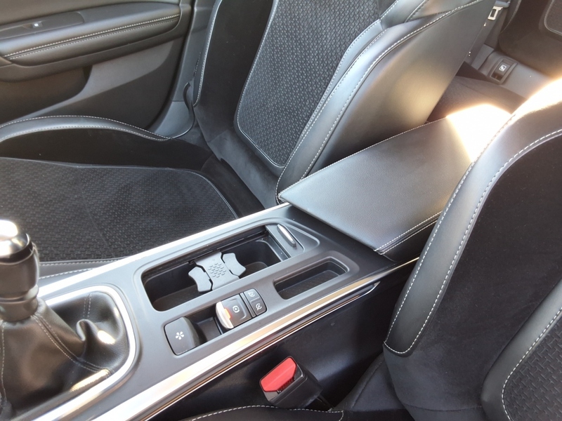 Fahrzeugabbildung Megane ENERGY TCE 130/CARPLAY/PDC/KLIMA Bild 15 von 16