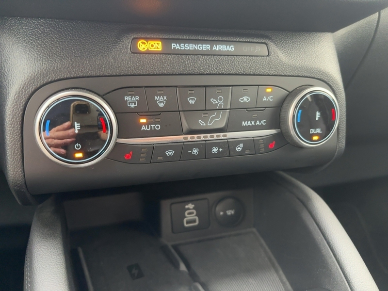 Fahrzeugabbildung Kuga ABS ESP AHK Bild 17 von 21