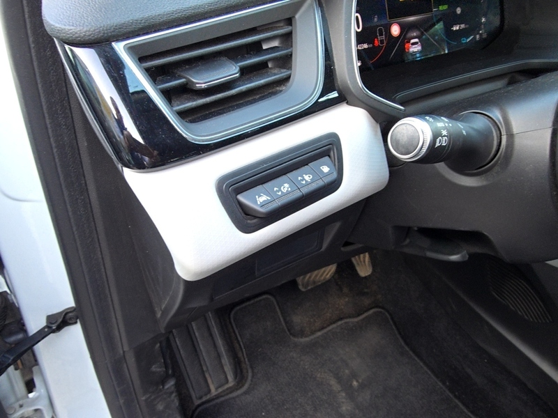 Fahrzeugabbildung Captur EDITION ONE E-TECH PLUG-IN 160 Bild 20 von 20
