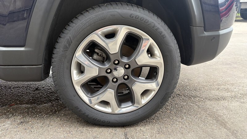 Fahrzeugabbildung Compass Limited 1.4 MultiAir 170PS 4x4 AT9 Bild 17 von 17