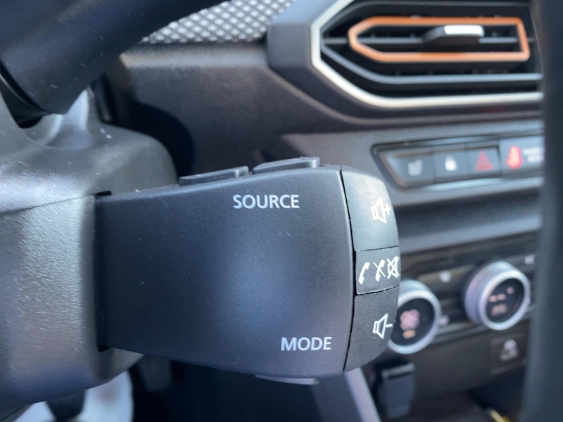 Fahrzeugabbildung Sandero Stepway Expression TCe 100 ECO-G Bild 17 von 19