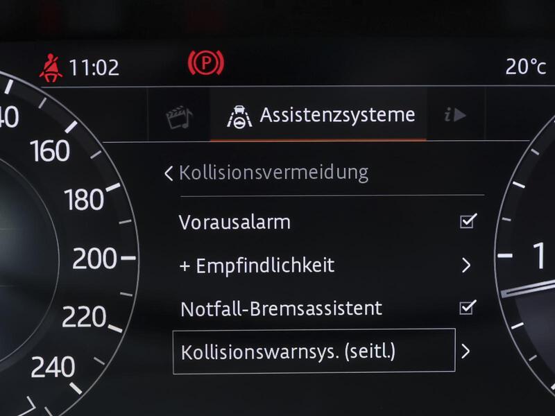 Fahrzeugabbildung Range Rover Velar NAVI SHZ PDC Bild 14 von 15