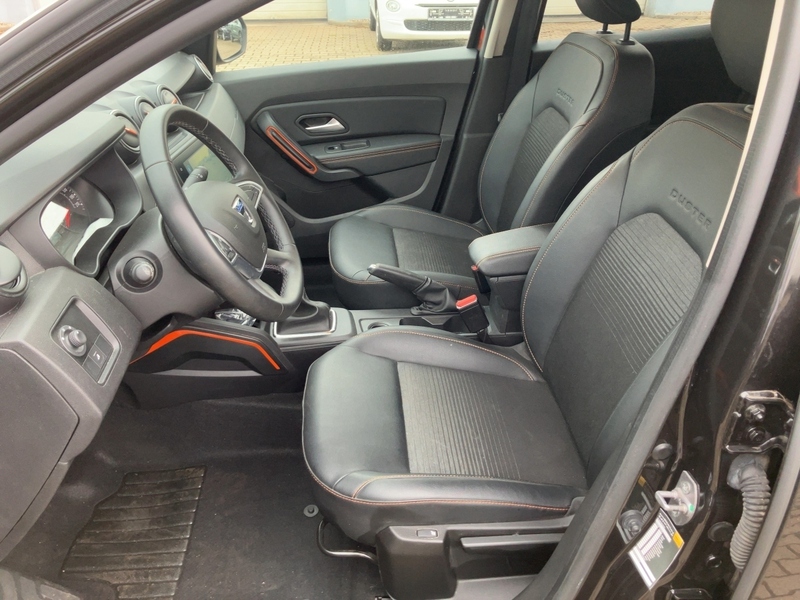 Fahrzeugabbildung Duster Extreme 1.3 TCe 150 PS  Bild 7 von 20