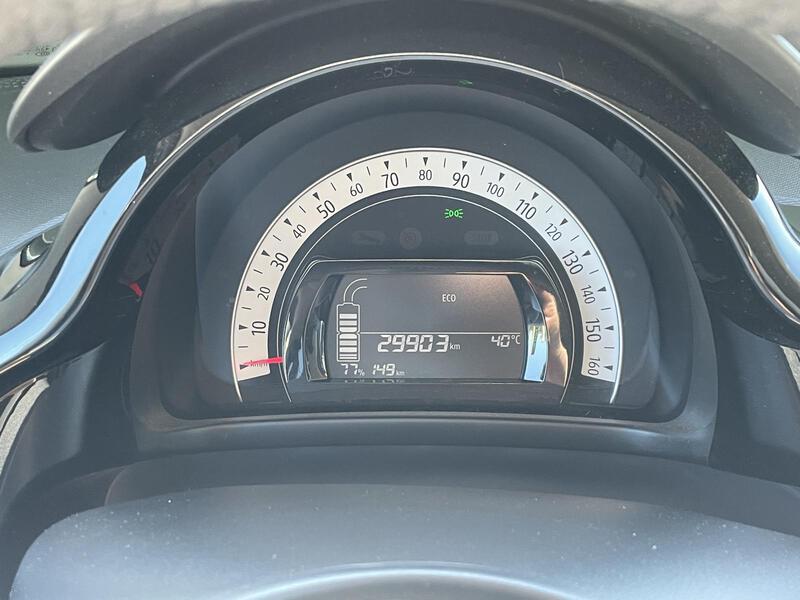 Fahrzeugabbildung Twingo III TWINGO E-Tech 100 Bild 16 von 25