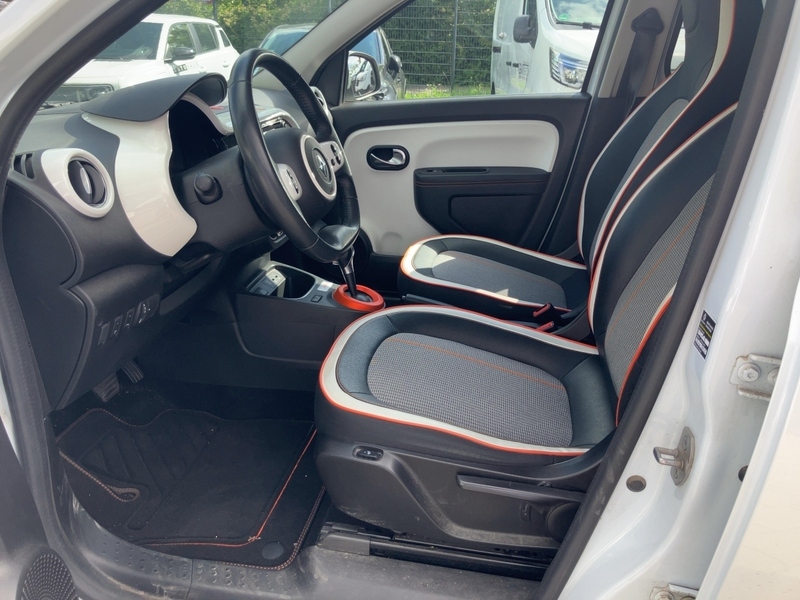Fahrzeugabbildung Twingo Klima*Kamera*Sitzheizung Bild 7 von 19